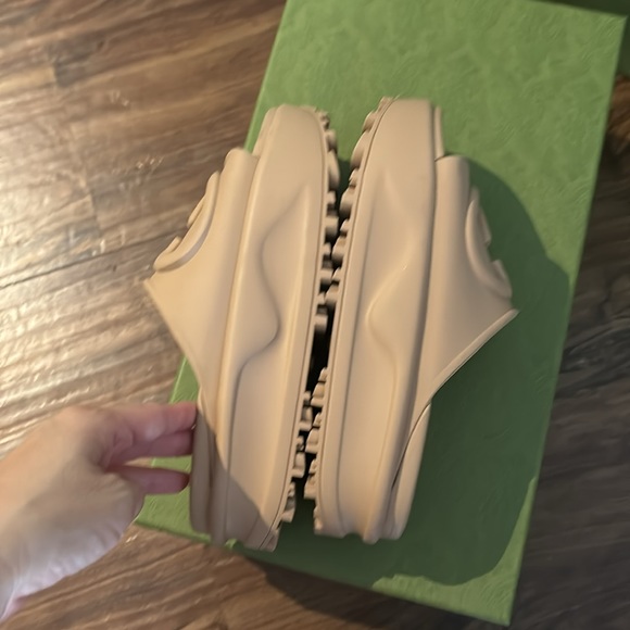 COPY - Gucci slides - Picture 3 of 6